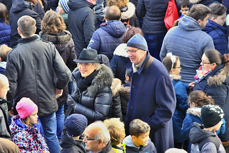 Zum 22 Mal Weihnachtsmarkt In Hausen Kleiner Markt Mit