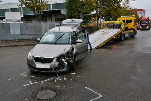 Abschleppdienst nach Unfall. Foto: Rometsch