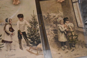 Else Weber sammelt Weihnachtskarten und Adventskalender