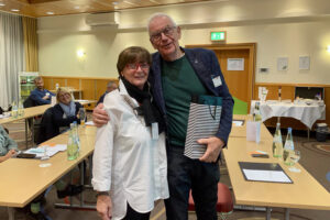 Albert Sessler (rechts) wechselt in den Ruhestand (rechts: Karin Diemer). Foto: GOEDE