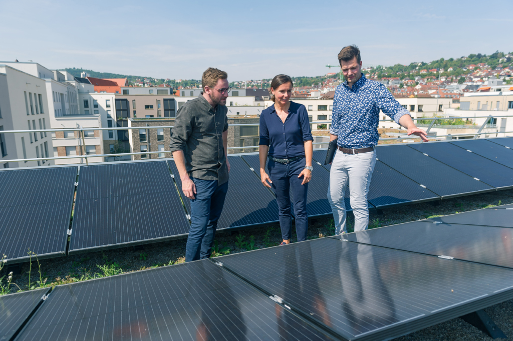 Bild: Auch in Stuttgart wird auf immer mehr Dächern Solarstrom erzeugt, so wie hier im neuen Olga-Areal. © Stuttgart Netze GmbH.