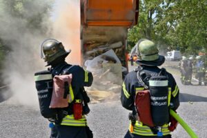 B2 Giebel Müll-LKW Copyright Andreas Rometsch