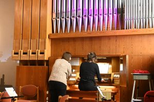 Orgelnacht 2022: Orgelwerke von Frauen trafen auf neugieriges Publikum