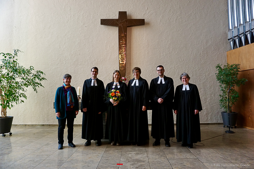 Am 12. Februar 20023 wurde Pfarrerin Annegret Oette mit einem festlichenGottesdienst in der evangelischen Stephanuskirche im Giebel von Dekanin Elke Dangelmaier-Vinçon entpflichtet und gleichzeitig die „50% Pfarrstelle 2“ der Gemeinde aufgelöst.