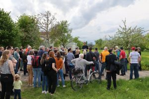 Weilimdorfs GRÜNE luden am Freitag, 5. Mai 2023, 15 Uhr, zu einer Begehung der künftigen Stadtbahnhaltestelle Hausen und der geplanten neuen Wege zum Fasanenplatz ein.