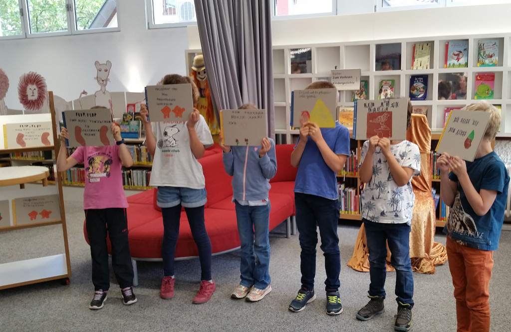 Endlich wieder Buchkinder! Kinder der Wolfbuschschule gestalten eigene Bücher