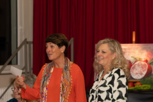 Sonja Faber-Schrecklein, Moderatorin beim SWR (links), und Sommelière Natalie Lumpp (rechts)
