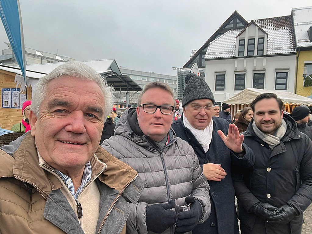 CDU-Prominenz beim Weihnachtsmarkt in Weilimdorf, Foto Stradinger