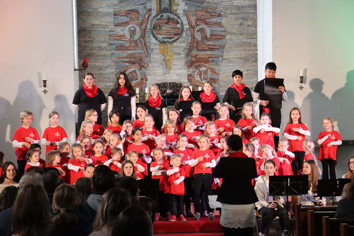 Wolfbusch Kinder- und Jugendchor am 16. Mai 2025 in der Kirche St. Theresia. Foto: Daniela Erhard