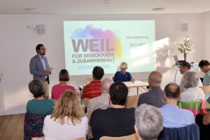 Begrüßungsansprach durch Bezirksvorsteher Julian Schahl bei der Vereinsgründung, Foto GOEDE