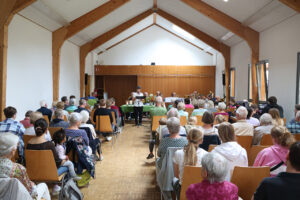 Mehrgenerationen-Gottesdienst zum Sommerfest im Waldheim, Foto Hans-Martin Goede